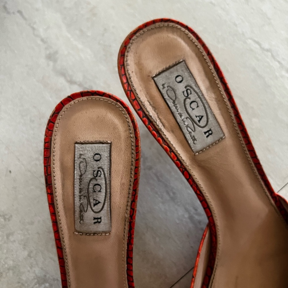 Oscar de la Renta Red Croc-Patterned Heels - Picture 4 of 4